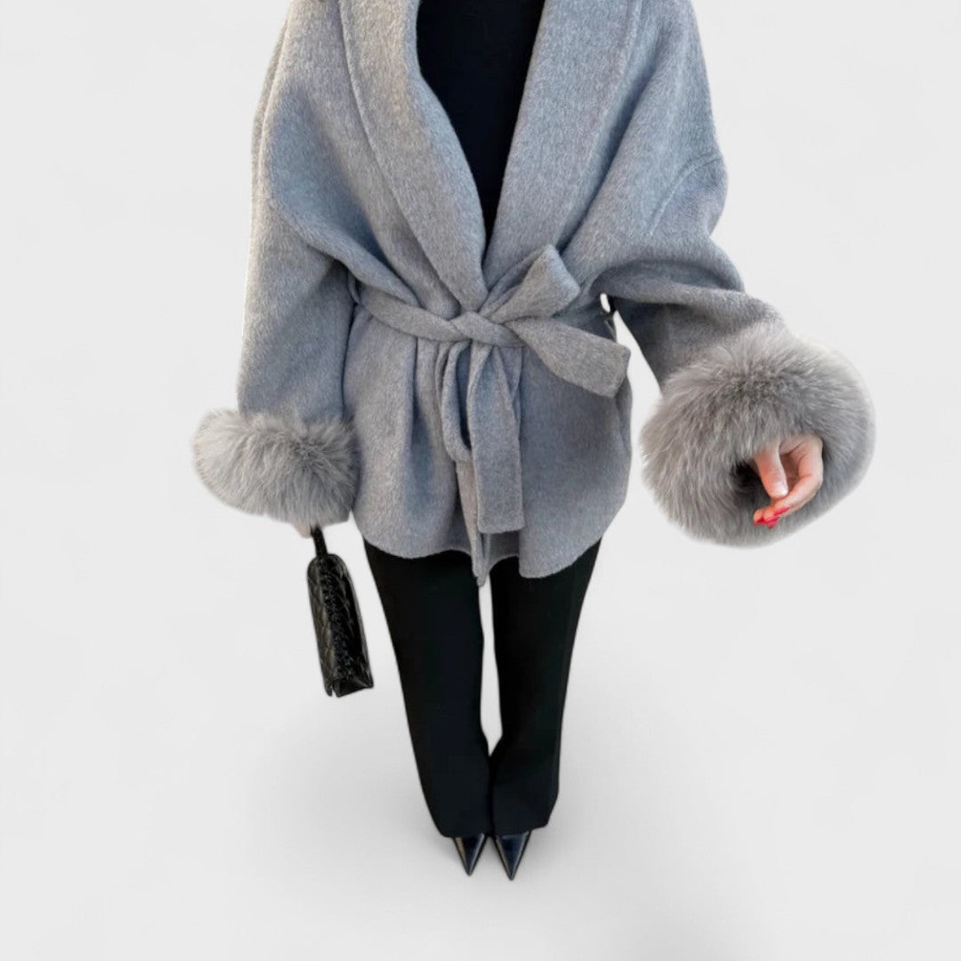 Lana™ | Élégant manteau avec détails en fourrure synthétique