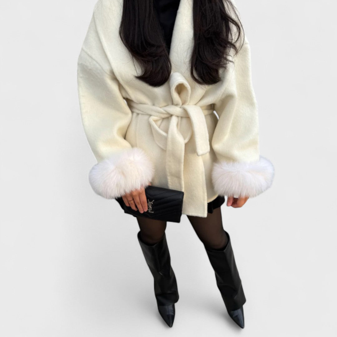Lana™ | Élégant manteau avec détails en fourrure synthétique