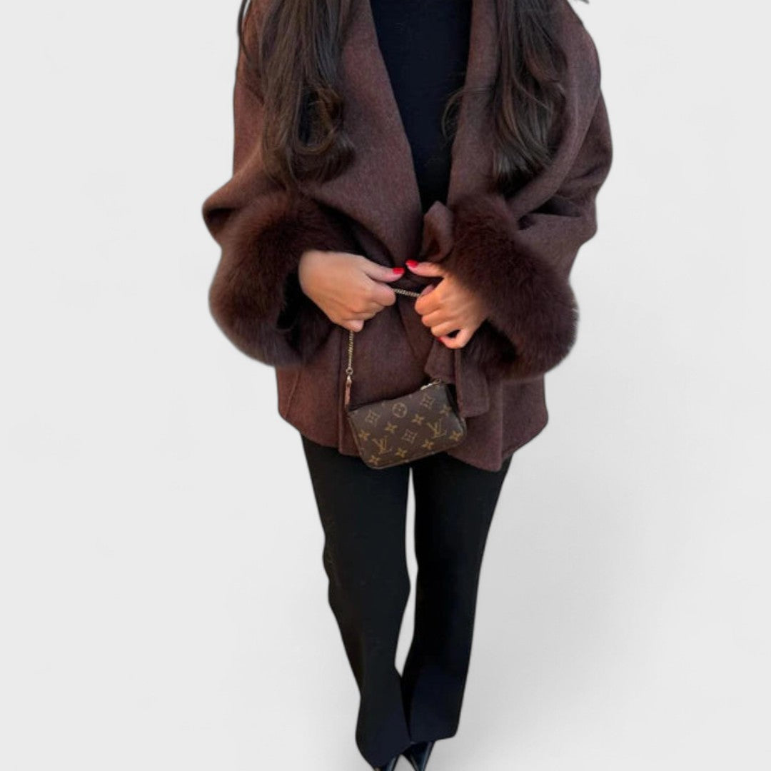 Lana™ | Élégant manteau avec détails en fourrure synthétique